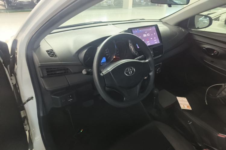 Used Toyota Vios 2017 1.5L CVT Innovation Edition Center Console
