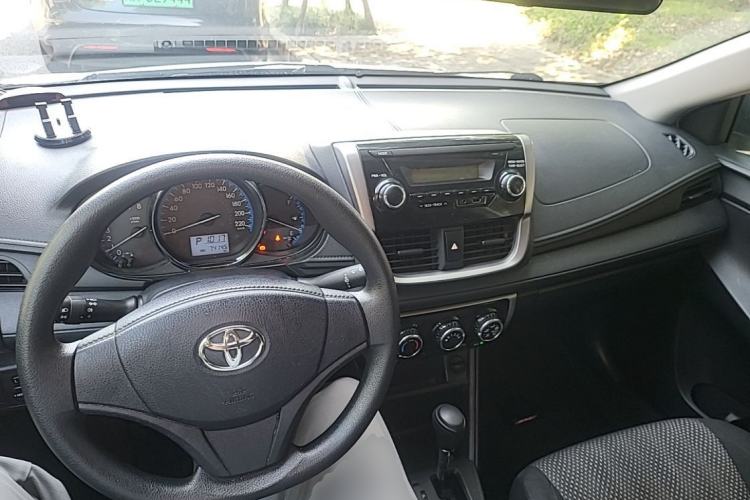 Used Toyota Vios 2017 1.3L CVT Sharp Edition Center Console