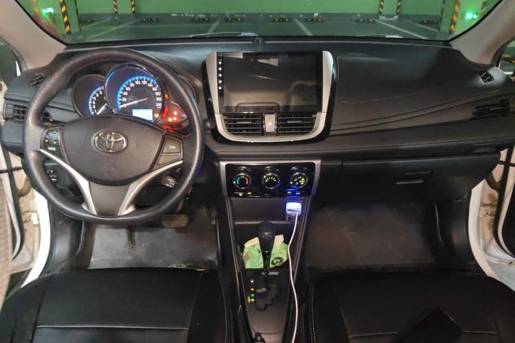 Used Toyota Vios 2017 1.5L CVT Innovation Edition Center Console