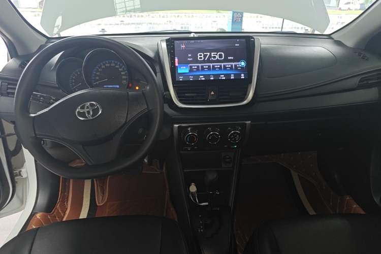 Used Toyota Vios 2017 1.5L CVT Innovation Edition Center Console