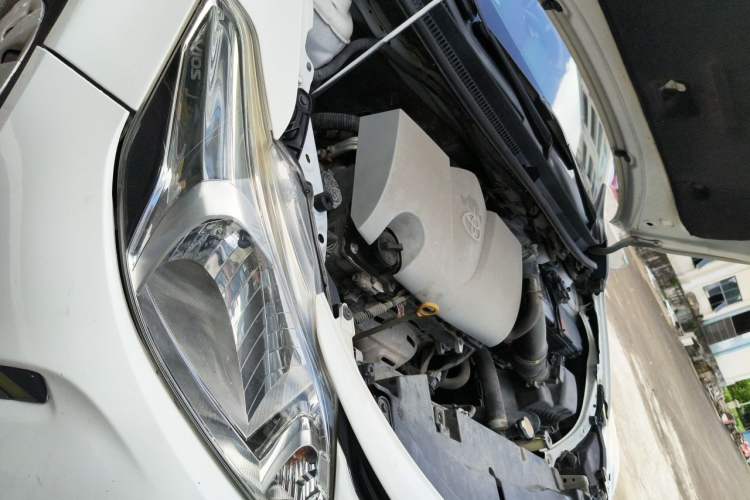Used Toyota Vios 2017 1.3L Manual Front-Drive Version Engine Bay Right