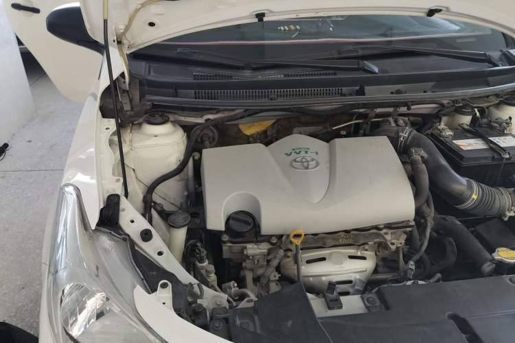 Used Toyota Vios 2017 1.3L Manual Front-Drive Version Engine Bay Right