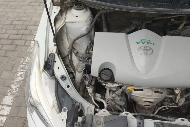 Used Toyota Vios 2017 1.5L Manual Trend Edition Engine Bay Right