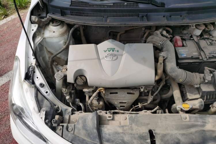 Used Toyota Vios 2017 1.3L Manual Front-Drive Version Engine Bay Right