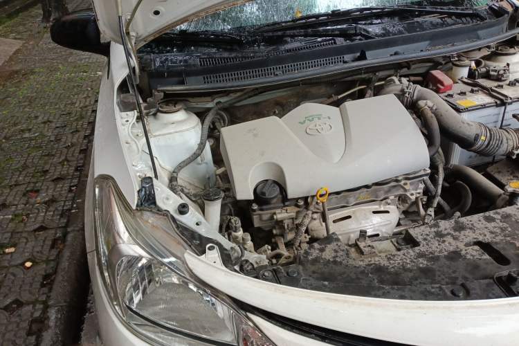 Used Toyota Vios 2017 1.3L Manual Front-Drive Version Engine Bay Right