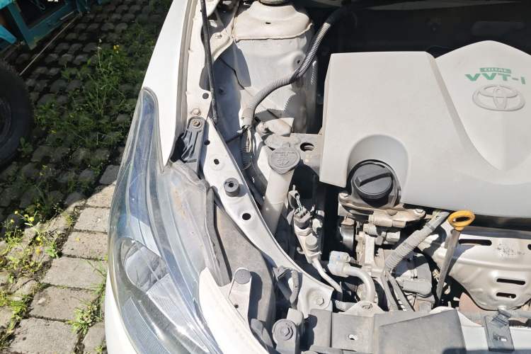 Used Toyota Vios 2017 1.3L Manual Front-Drive Version Engine Bay Right