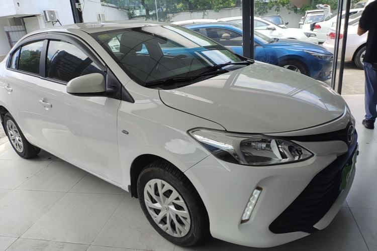 Used Toyota Vios 2017 1.5L CVT Innovation Edition Front Right 45 Deg