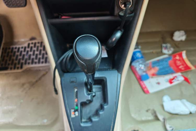 Used Toyota Vios 2017 1.5L CVT Innovation Edition Gear Lever