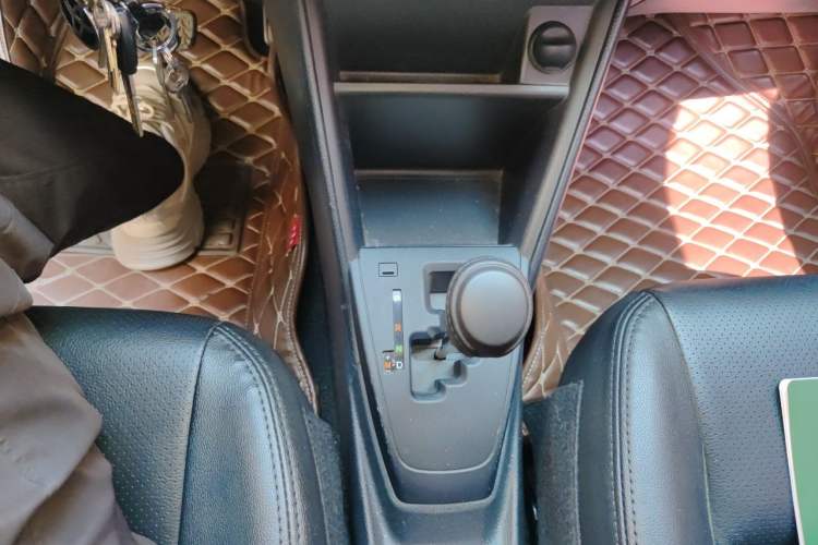 Used Toyota Vios 2017 1.5L CVT Innovation Edition Gear Lever