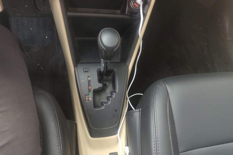 Used Toyota Vios 2017 1.5L CVT Innovation Edition Gear Lever