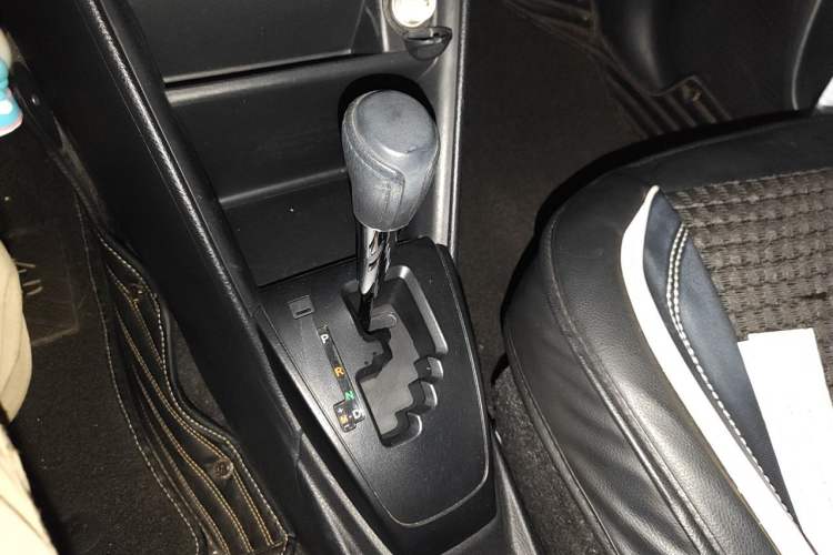 Used Toyota Vios 2017 1.5L CVT Innovation Edition Gear Lever