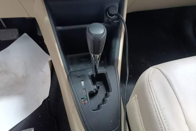 Used Toyota Vios 2017 1.5L CVT Innovation Edition Gear Lever