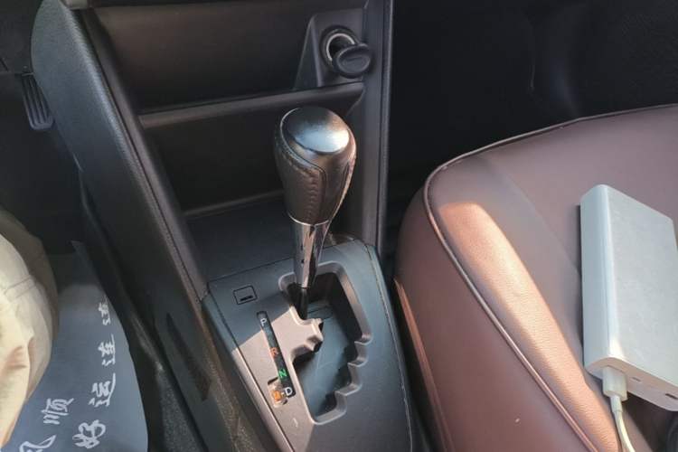 Used Toyota Vios 2017 1.5L CVT Innovation Edition Gear Lever