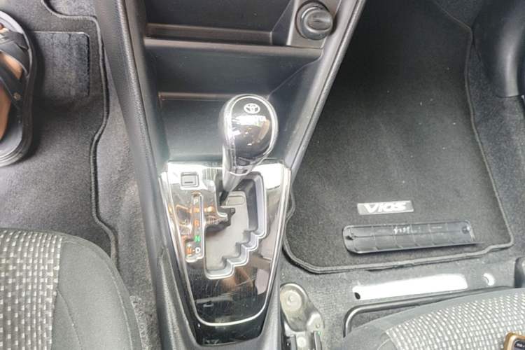 Used Toyota Vios 2017 1.5L CVT Innovation Edition Gear Lever