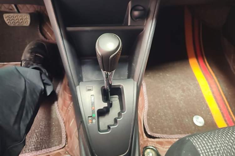 Used Toyota Vios 2017 1.5L CVT Innovation Edition Gear Lever