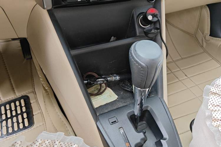 Used Toyota Vios 2017 1.5L CVT Innovation Edition Gear Lever