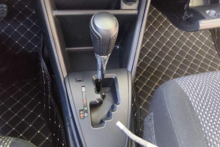 Used Toyota Vios 2017 1.5L CVT Innovation Edition Gear Lever