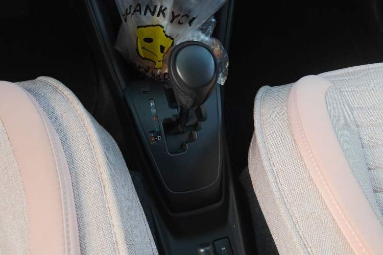Used Toyota Vios 2017 1.5L CVT Innovation Edition Gear Lever