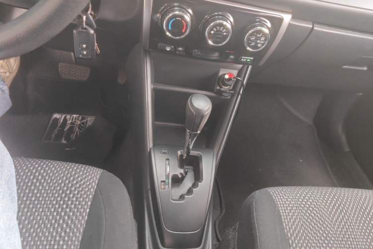 Used Toyota Vios 2017 1.5L CVT Innovation Edition Gear Lever