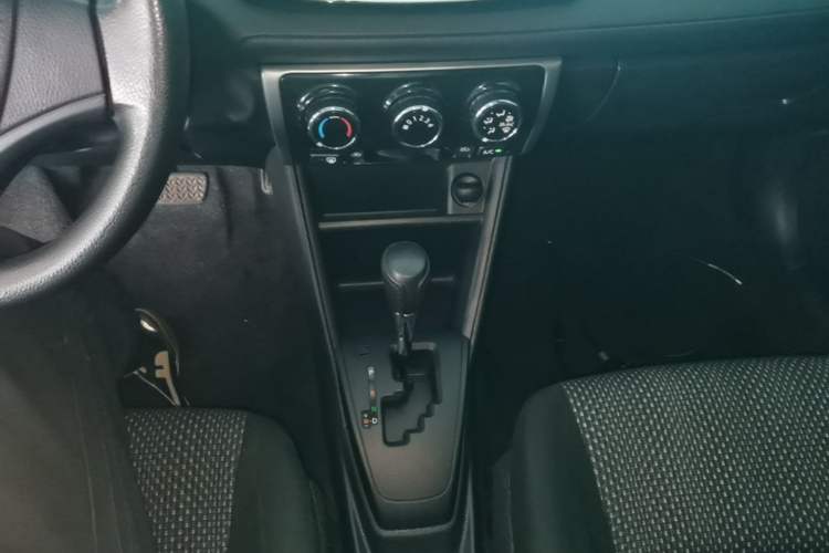 Used Toyota Vios 2017 1.5L CVT Innovation Edition Gear Lever