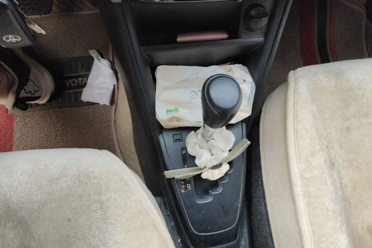Used Toyota Vios 2017 1.5L CVT Innovation Edition Gear Lever