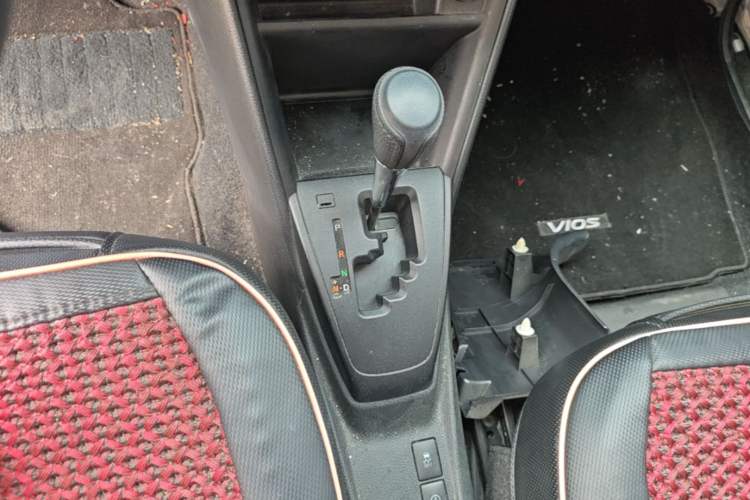 Used Toyota Vios 2017 1.5L CVT Innovation Edition Gear Lever