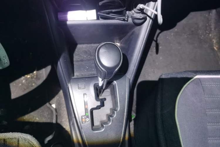 Used Toyota Vios 2017 1.5L CVT Innovation Edition Gear Lever