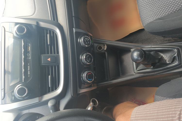 Used Toyota Vios 2017 1.5L Manual Trend Edition Interior 3