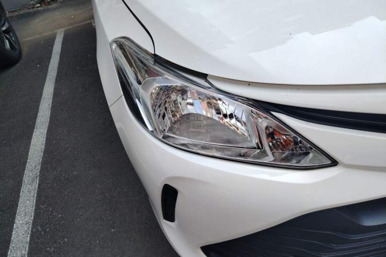 Used Toyota Vios 2017 1.5L CVT Innovation Edition Right Front Headlight