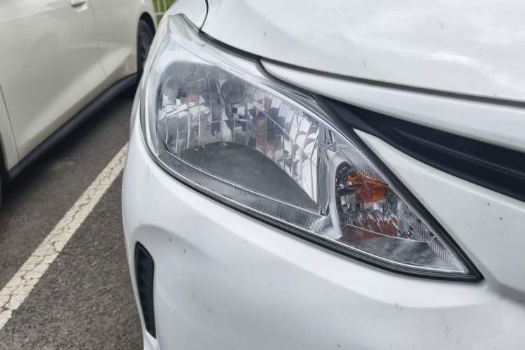 Used Toyota Vios 2017 1.5L Manual Trend Edition Right Front Headlight