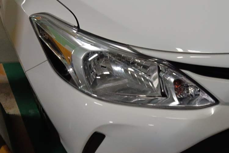 Used Toyota Vios 2017 1.5L CVT Innovation Edition Right Front Headlight
