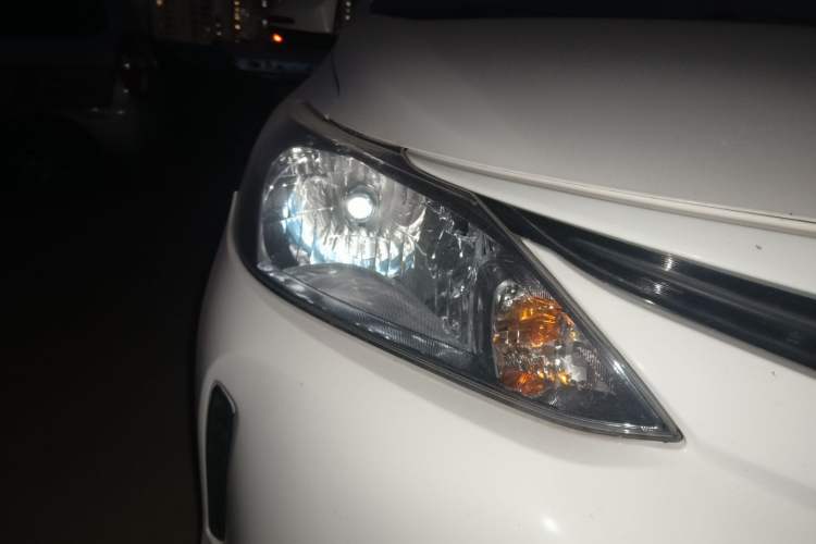 Used Toyota Vios 2017 1.5L CVT Smart Drive Edition Right Front Headlight