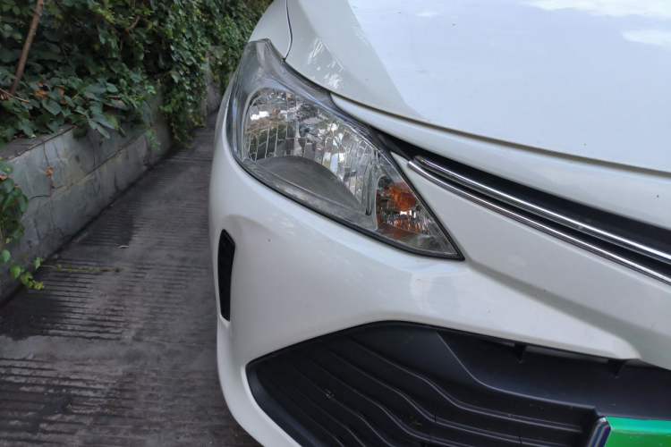 Used Toyota Vios 2017 1.5L CVT Innovation Edition Right Front Headlight