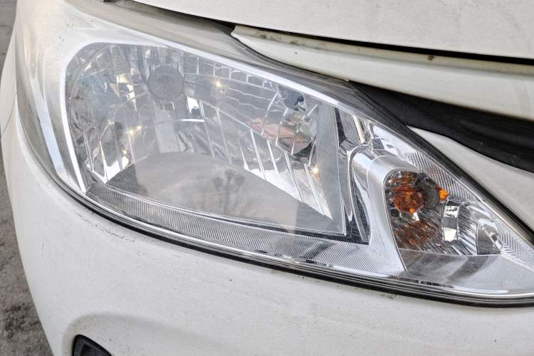 Used Toyota Vios 2017 1.5L CVT Innovation Edition Right Front Headlight