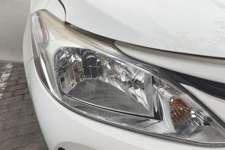 Used Toyota Vios 2017 1.5L Manual Trend Edition Right Front Headlight