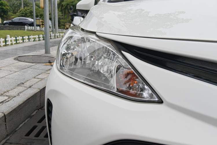 Used Toyota Vios 2017 1.5L CVT Innovation Edition Right Front Headlight