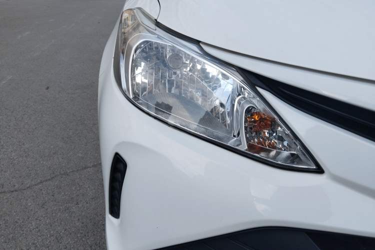 Used Toyota Vios 2017 1.5L CVT Innovation Edition Right Front Headlight