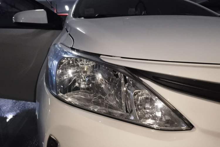 Used Toyota Vios 2017 1.5L CVT Innovation Edition Right Front Headlight