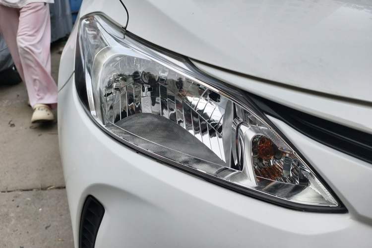 Used Toyota Vios 2017 1.5L CVT Innovation Edition Right Front Headlight