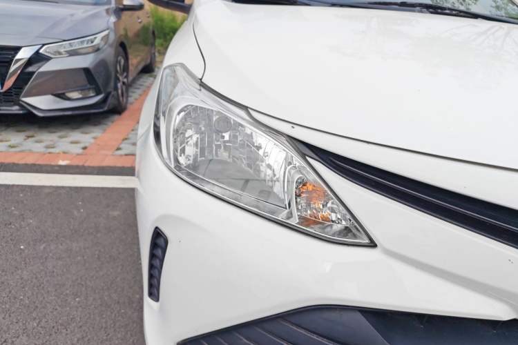 Used Toyota Vios 2017 1.3L Manual Front-Drive Version Right Front Headlight