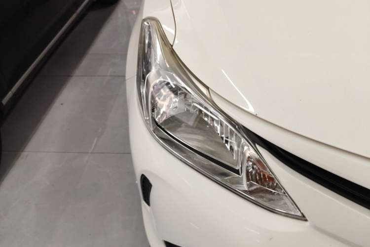 Used Toyota Vios 2017 1.5L CVT Innovation Edition Right Front Headlight