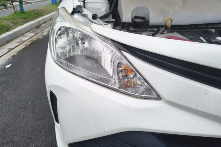 Used Toyota Vios 2017 1.5L CVT Innovation Edition Right Front Headlight