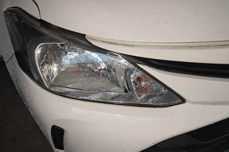 Used Toyota Vios 2017 1.5L CVT Innovation Edition Right Front Headlight