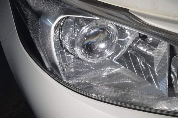 Used Toyota Vios 2017 1.5L Manual Trend Edition Right Front Headlight