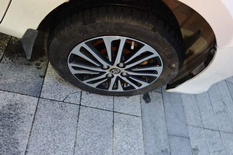 Used Toyota Vios 2017 1.5L CVT Innovation Edition Right Front Wheel Hub