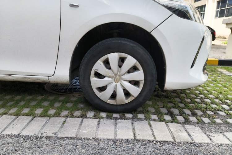 Used Toyota Vios 2017 1.3L Manual Front-Drive Version Right Front Wheel Hub