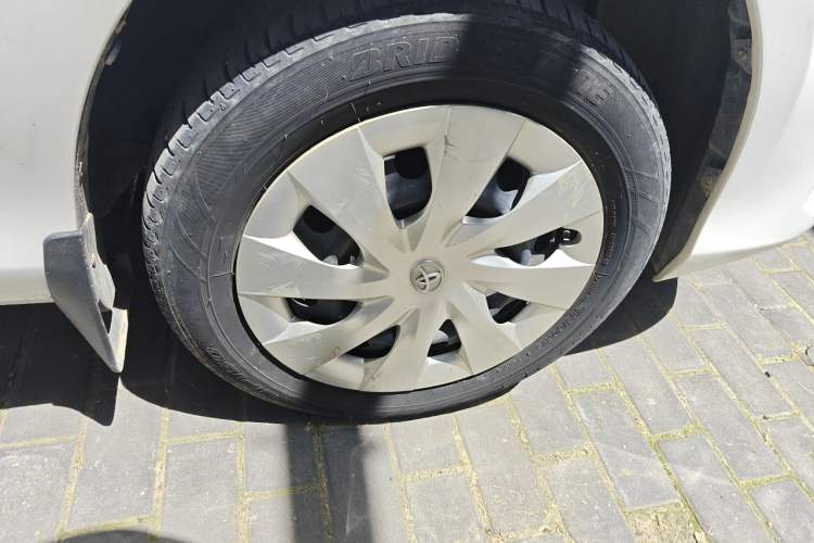 Used Toyota Vios 2017 1.5L CVT Innovation Edition Right Front Wheel Hub