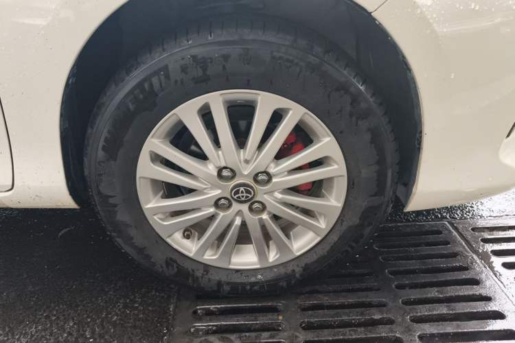 Used Toyota Vios 2017 1.5L CVT Innovation Edition Right Front Wheel Hub