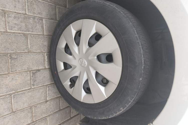 Used Toyota Vios 2017 1.5L Manual Trend Edition Right Front Wheel Hub