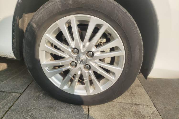 Used Toyota Vios 2017 1.5L Manual Trend Edition Right Front Wheel Hub